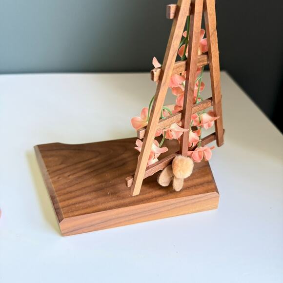 Hummel Goebel Collectors‎ Club Wood Display Stand "The Surprise" NO FIGURINE C1 - Picture 3 of 5